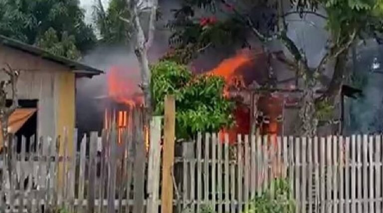 Incêndio em casa de madeira é contido por moradores em Guajará, Amazonas