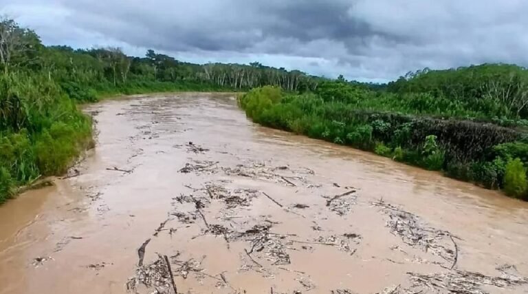 Rio Acre sobe mais de 6 metros em Assis Brasil; Defesa Civil de Rio Branco alerta para impacto na capital