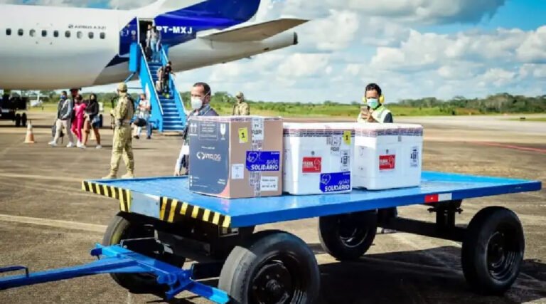 Com explosão de casos de Covid, Ministério da Saúde envia estoque emergencial de vacinas para o Acre
