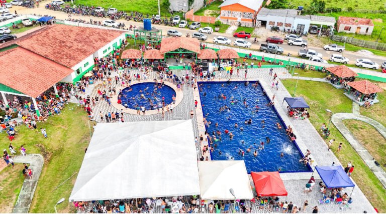 Prefeito Jailson Amorim realiza festa com servidores municipais com sorteio de prêmios, para celebrar os 4 anos de gestão