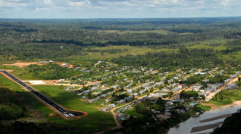 Jordão enfrenta altos preços de passagens aéreas, mobilizando vereadores em busca de soluções