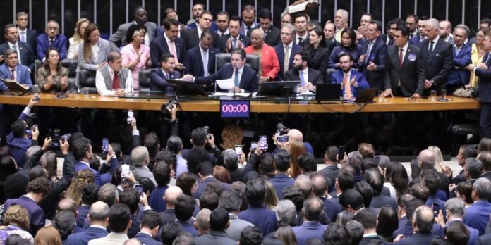 hugo-motta-e-eleito-presidente-da-camara-dos-deputados