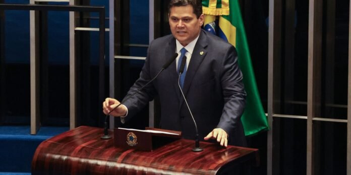 anistia-a-golpistas-nao-e-assunto-dos-brasileiros,-diz-alcolumbre