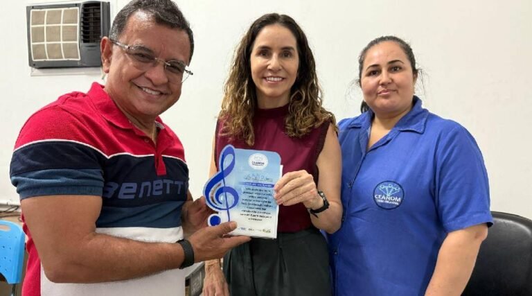 Gonzaga destina emenda que vai beneficiar dezenas de crianças ribeirinhas com curso de informática