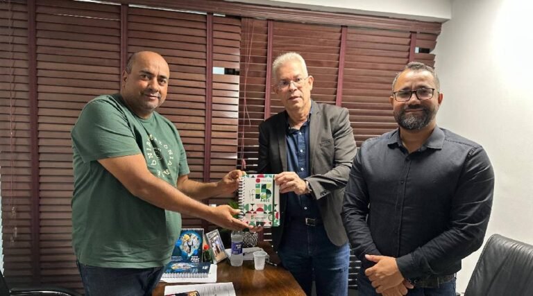 Deputado Clodoaldo Rodrigues inicia trabalhos na ALEAC e reforça parcerias para 2025