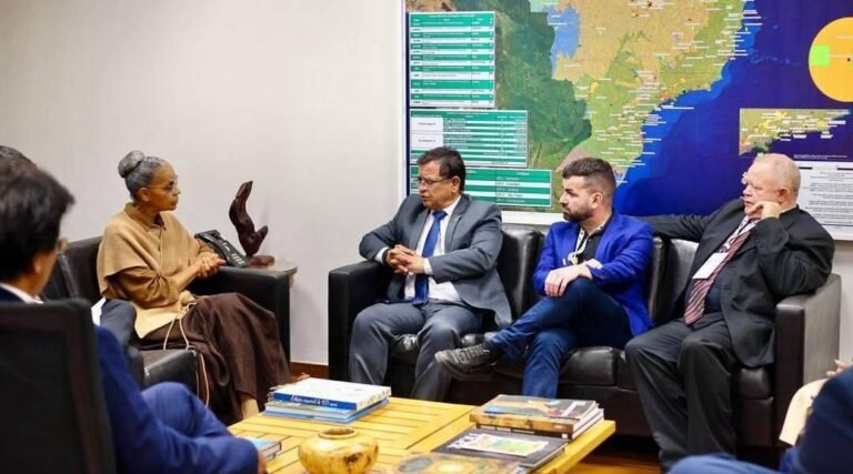 Gonzaga cumpre extensa agenda em Brasília e trata com Marina Silva liberação de viveiros para impulsionar agricultura no Acre