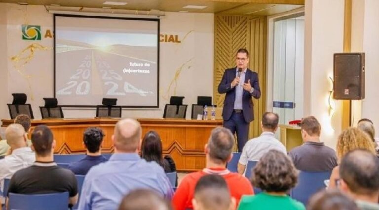 Associação Comercial de Cruzeiro do Sul reúne empresários e empreendedores para debater a reforma tributária
