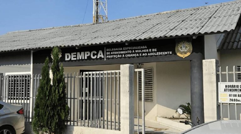 Mulher é presa em motel com as filhas por fraude e corrupção de menores em Cruzeiro do Sul