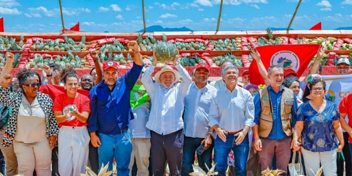 lula-entrega-mais-de-12-mil-lotes-de-terras-da-reforma-agraria lula-entrega-mais-de-12-mil-lotes-de-terras-da-reforma-agraria