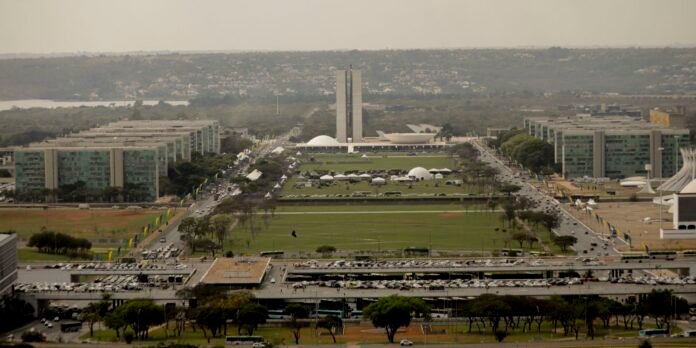 reajuste-de-servidores-federais-sera-pago-em-maio,-garante-governo reajuste-de-servidores-federais-sera-pago-em-maio,-garante-governo