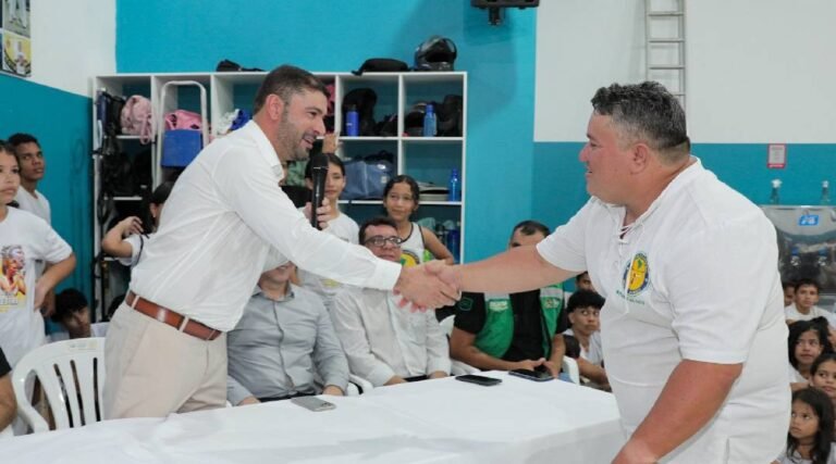 Na Baixada, presidente Nicolau Júnior participa de evento do grupo Axé Capoeira