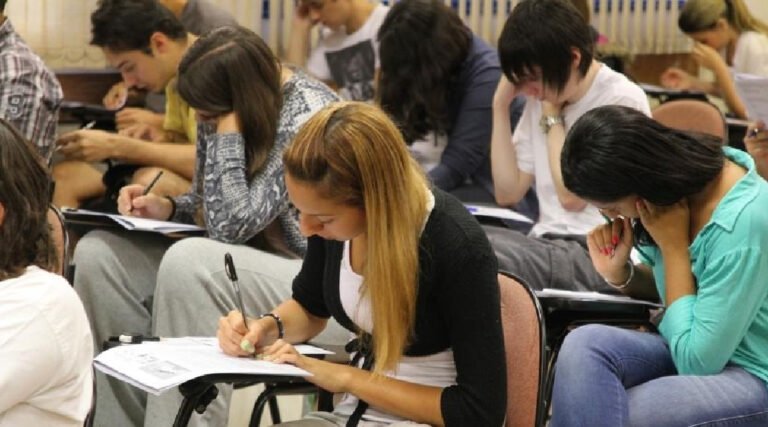 Esparta Concursos oferece aulas gratuitas para preparar candidatos para concurso da educação; confira