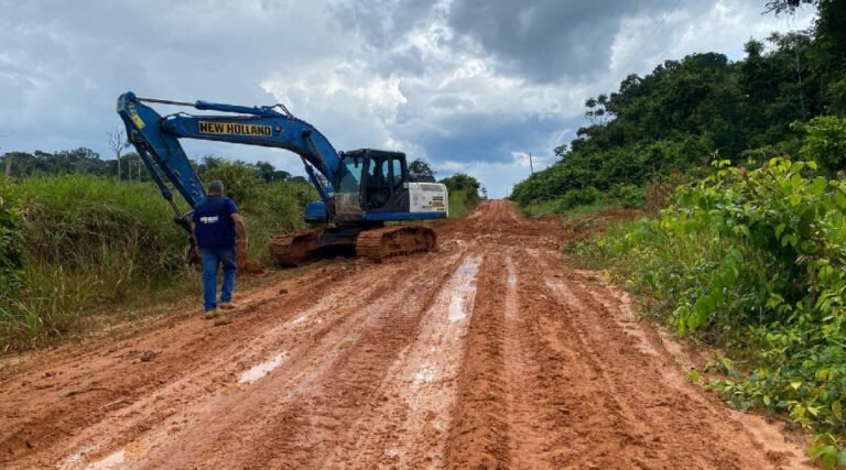 Deracre intensifica ações para manter acessibilidade nos ramais de Cruzeiro do Sul durante período de chuvas