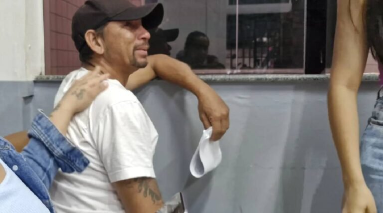 Ex-marido de mulher linchada após boato de que matou filha no Acre diz que não tem notícias da bebê: ‘não sei quem pegou ela’