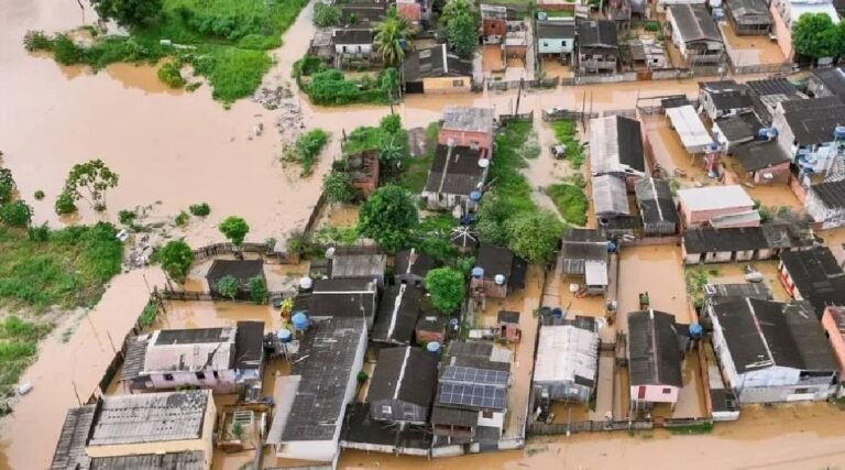 Rio Acre tem recuo nas últimas horas, mas enchente atinge mais de 30 mil pessoas em Rio Branco