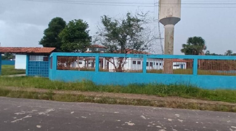 Professores de Guajará (AM) denunciam descumprimento do piso salarial e irregularidades na contratação de docentes