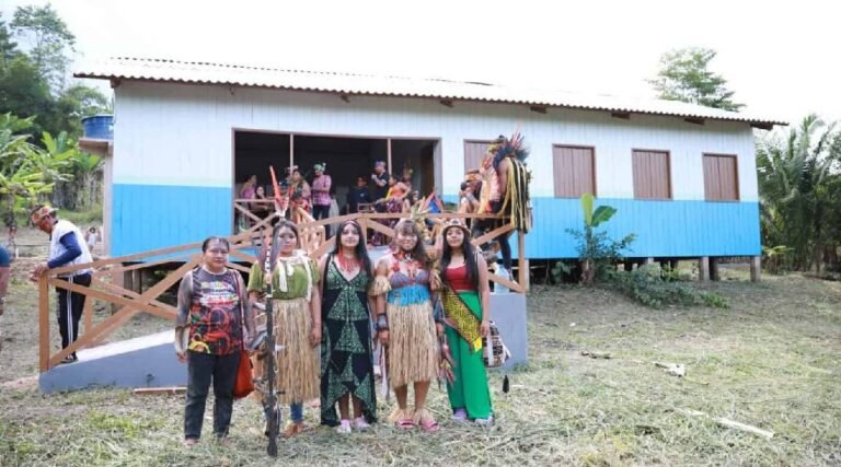Candidatos aprovados em seleção para escolas indígenas devem entregar documentação no Acre