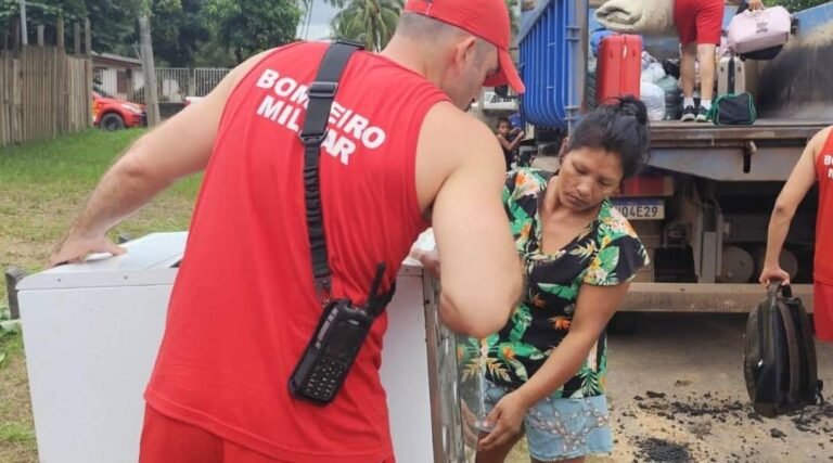 Em ação conjunta, equipes do governo se mobilizam para socorrer primeiras famílias afetadas pela cheia do rio Acre
