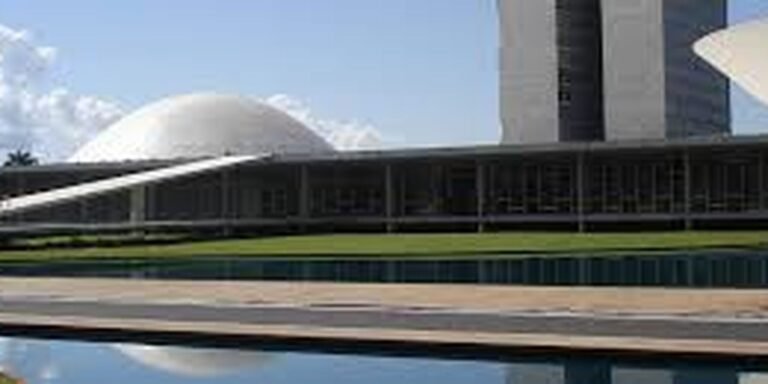 senado-aprova-retaliacao-comercial-as-vesperas-de-tarifaco-de-trump