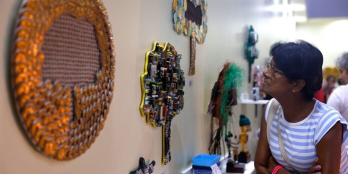 feira-de-artesaos-mira-profissionalizacao-e-nao-ve-ia-como-adversaria feira-de-artesaos-mira-profissionalizacao-e-nao-ve-ia-como-adversaria