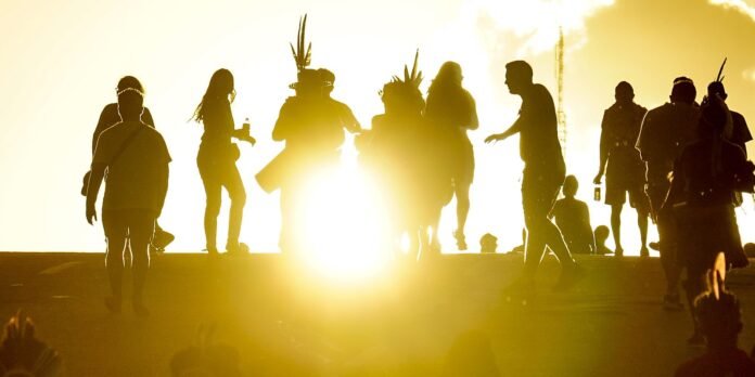 pm-e-indigenas-entram-em-confronto-em-area-nobre-de-brasilia