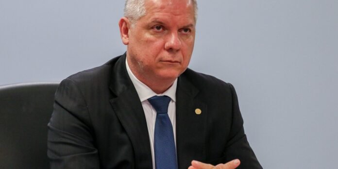 lula-determina-demissao-do-presidente-do-inss lula-determina-demissao-do-presidente-do-inss