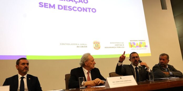 cinco-dirigentes-do-inss-sao-afastados-por-suspeita-de-irregularidades cinco-dirigentes-do-inss-sao-afastados-por-suspeita-de-irregularidades