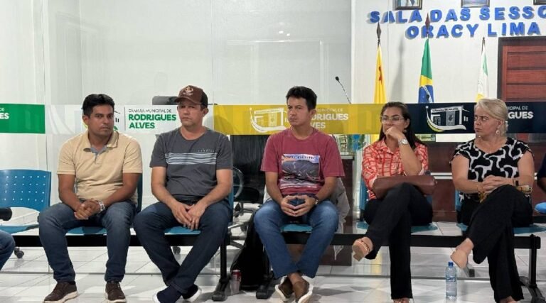 Movimento Social Pró-Ponte discute travessia sobre o Rio Juruá em Rodrigues Alves com DNIT e autoridades locais