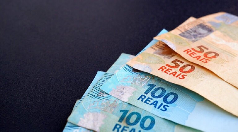 Governo do Acre realiza pagamento de mais de R$ 1 milhão a professores, referente à VDP