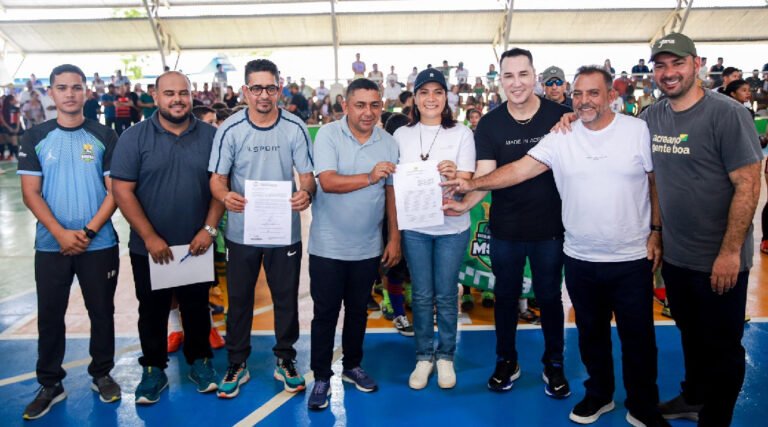 Mailza participa de agenda em Porto Walter com inauguração do Centro Municipal de Diagnóstico Vicente Varela de Almeida e o Ginásio Estadual Aderlan da Silva