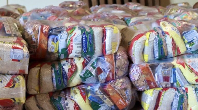 Governo do Acre entrega 13 toneladas de alimentos e insumos a comunidades indígenas afetadas por enchentes
