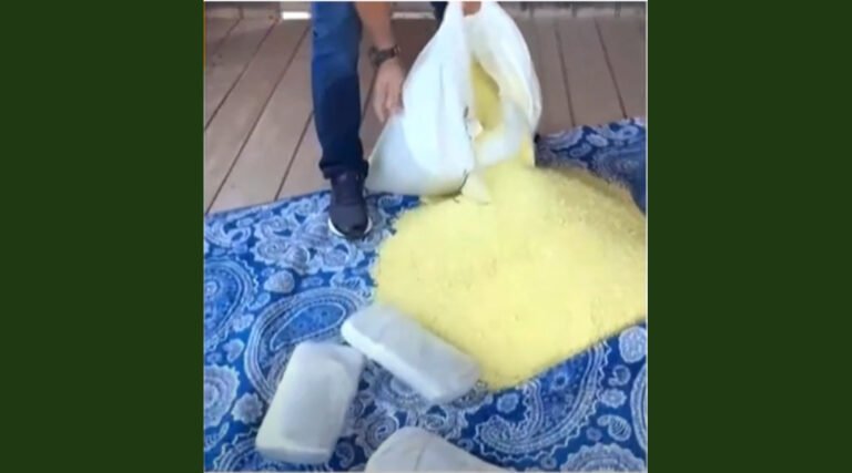 Mulher é presa em Cruzeiro do Sul com 7 kg de drogas escondidas em sacos de farinha