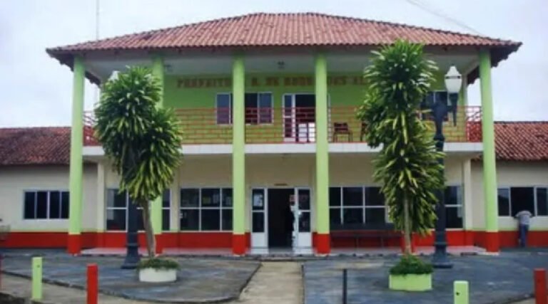 Início das aulas nas escolas de Rodrigues Alves é adiado por problemas em processo seletivo