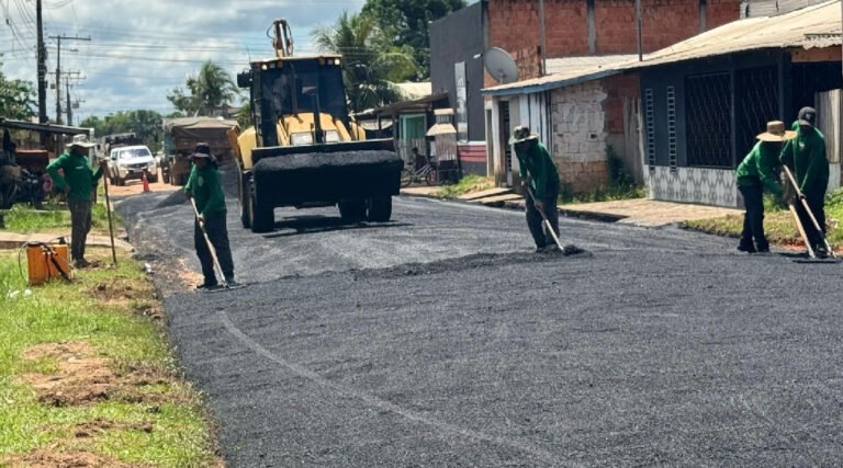 Parceria entre prefeitura e governo estadual impulsiona melhorias nas ruas de Feijó