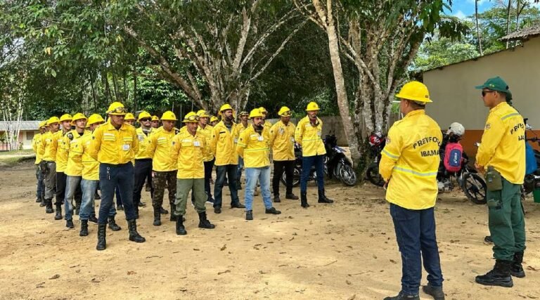 Curso do IBAMA forma brigadistas para o combate a incêndios no Juruá durante período de estiagem