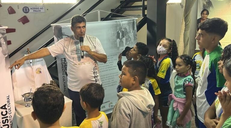 Exposição homenageia 14 personalidades que marcaram a história cultural de Cruzeiro do Sul