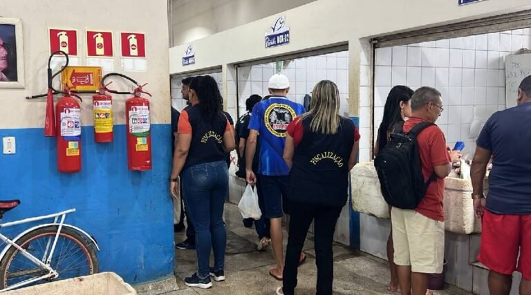 Vigilância Sanitária intensifica fiscalização no Mercado do Peixe em Cruzeiro do Sul para garantir segurança durante a Semana Santa