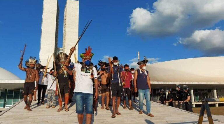 Indígenas do Acre e do Peru vão a Brasília para barrar estrada entre Cruzeiro do Sul e Pucallpa