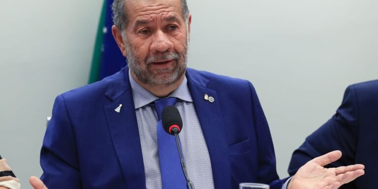 apos-fraude-no-inss,-lupi-pede-demissao-do-ministerio-da-previdencia