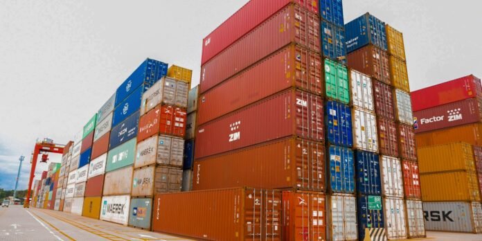 balanca-comercial-tem-superavit-de-us$-8,15-bilhoes-em-abril