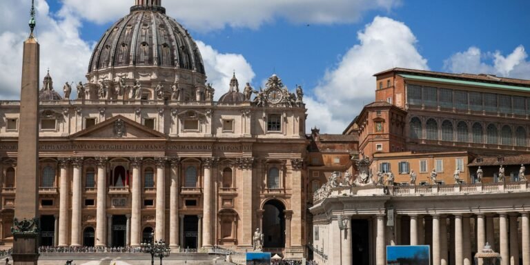 vaticano-registra-fumaca-branca;-novo-papa-e-eleito