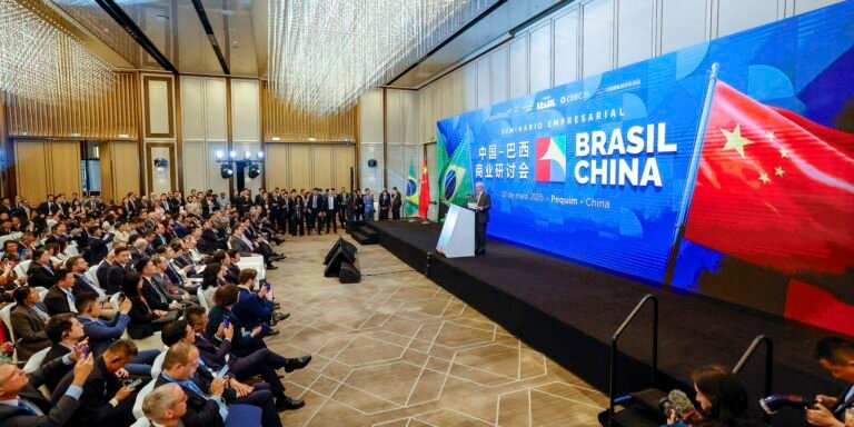 cupula-aproxima-america-latina-da-china-em-meio-a-disputa-com-eua