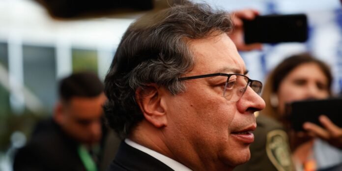 presidente-da-colombia-sugere-greve-geral-apos-acusar-senado-de-fraude