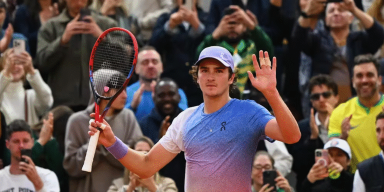 joao-fonseca-cai,-mas-duplas-brasileiras-vencem-em-roland-garros