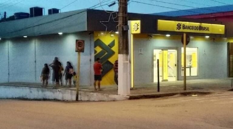 Homem encontra R$ 1.500 em caixa eletrônico e entrega valor à Polícia Militar em Feijó