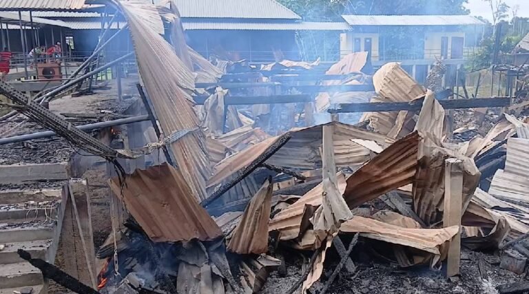 Incêndio de grandes proporções atinge Polo Naval de Cruzeiro do Sul e deixa prejuízo milionário