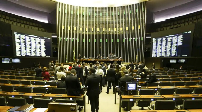 Câmara pode votar urgência para aumentar número de deputados federais