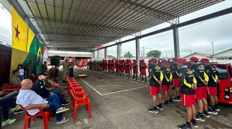 Governo do Acre entrega novos equipamentos e inicia curso de capacitação para Bombeiros no Vale do Juruá