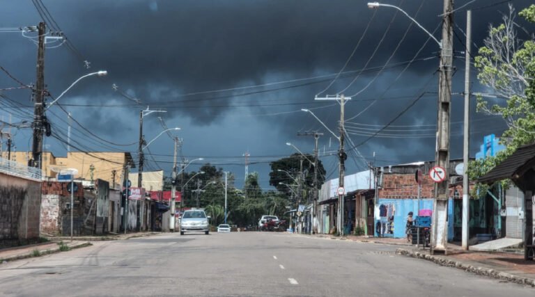 Acre está em alerta de chuvas intensas e ventos fortes até quarta-feira