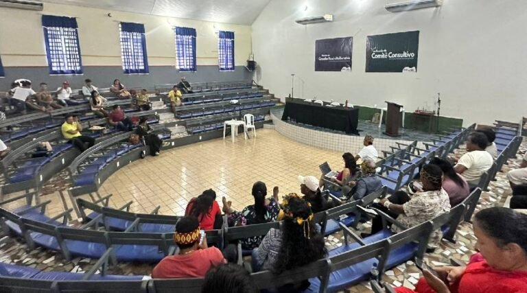 Indígenas do Juruá discutem estratégias de desenvolvimento sustentável e proteção territorial